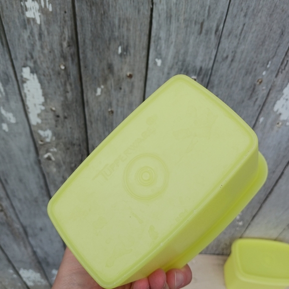 Vintage Tupperware Yellow Shelf Saver Rectangle Containers With Lids Set Of 2 - Picture 5 of 5